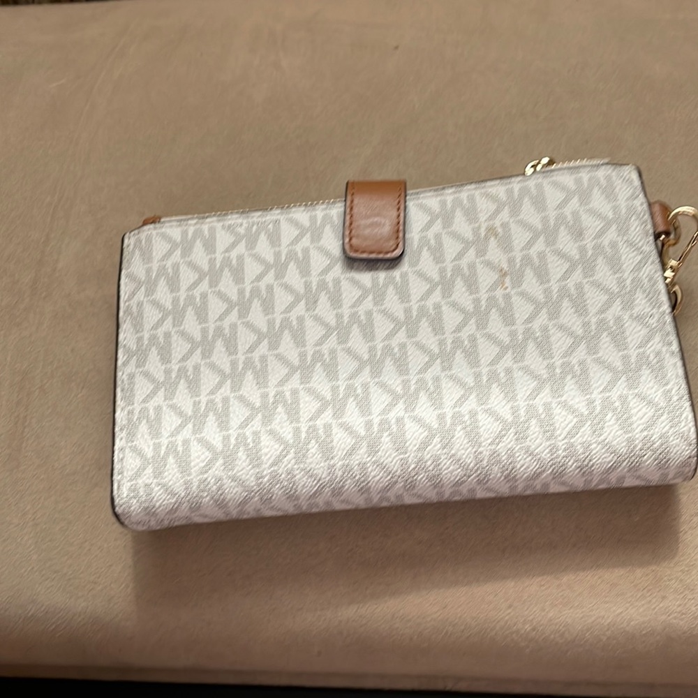 Wristlet
